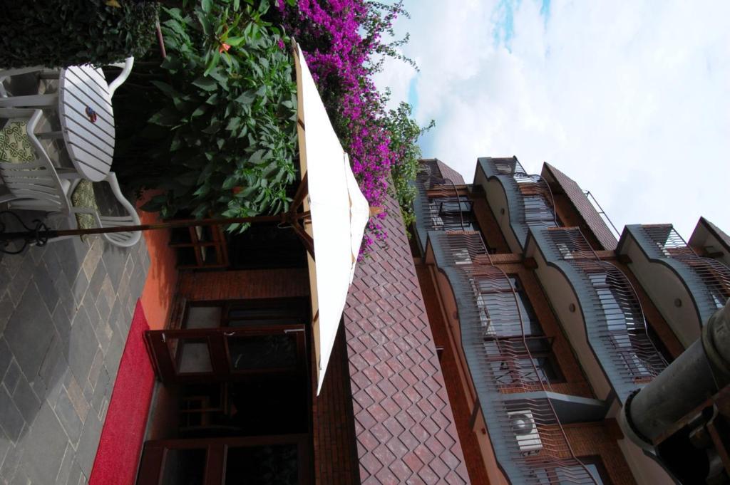 Hotel Sunset View Kathmandu Exteriör bild